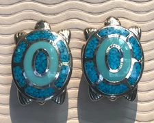 VINTAGE TRIFARI SILVER BLUE TURQUOISE MOSAIC FIGURAL TURTLE SCARF CLIP EARRINGS
