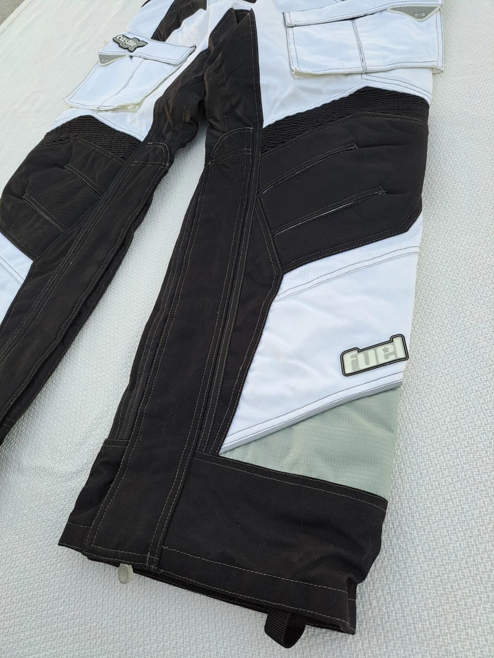 Castle X G8 赛车燃料白色雪地摩托车冬季雪裤 Hitena 女式中号 — 第 4/4 张图片