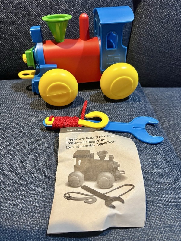 New VintageTUPPERWARE TupperToys Classic Kids Toddler Toy Build a TRAIN Play Set