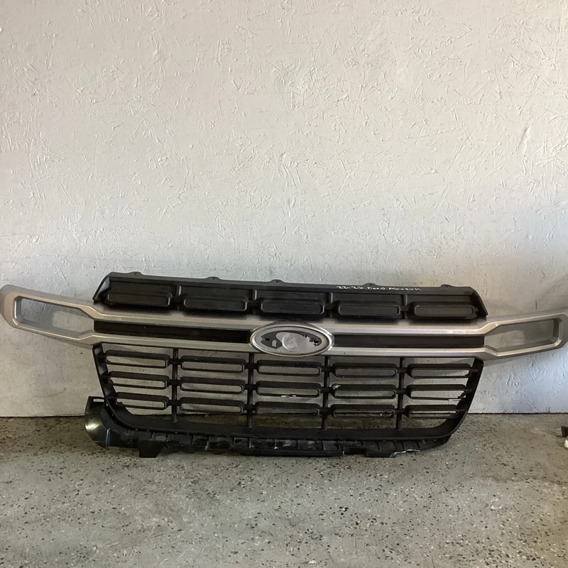 2022 2023 FORD MAVERICK OEM FRONT UPPER GRILLE SILVER BAR NZ6Z8200CA Used OEM