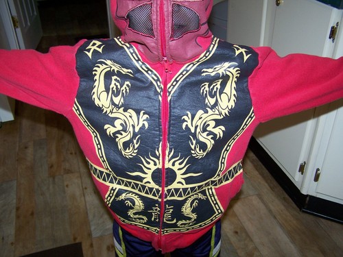 DRAGON FULL FACE COVER HOODIE DRAGON RED HOODIE BAT LABEL BOYS SIZE 6/7 - Picture 4 of 5
