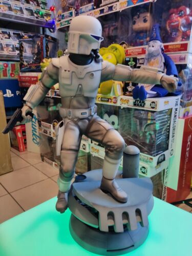 Sideshow Star Wars Ralph McQuarrie stormtrooper Concept boba fett artist statue - Photo 1/12