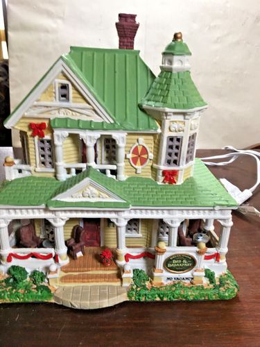 Breakwater Bed & Breakfast Porcelain Christmas House, Lemax 2009 Carol Towne - Picture 2 of 11