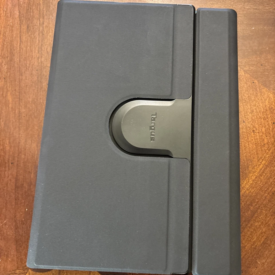 NEW Targus VersaVu Bluetooth Keyboard , Case/stand for iPad Air 5th Gen THZ192US - Image 3 of 4