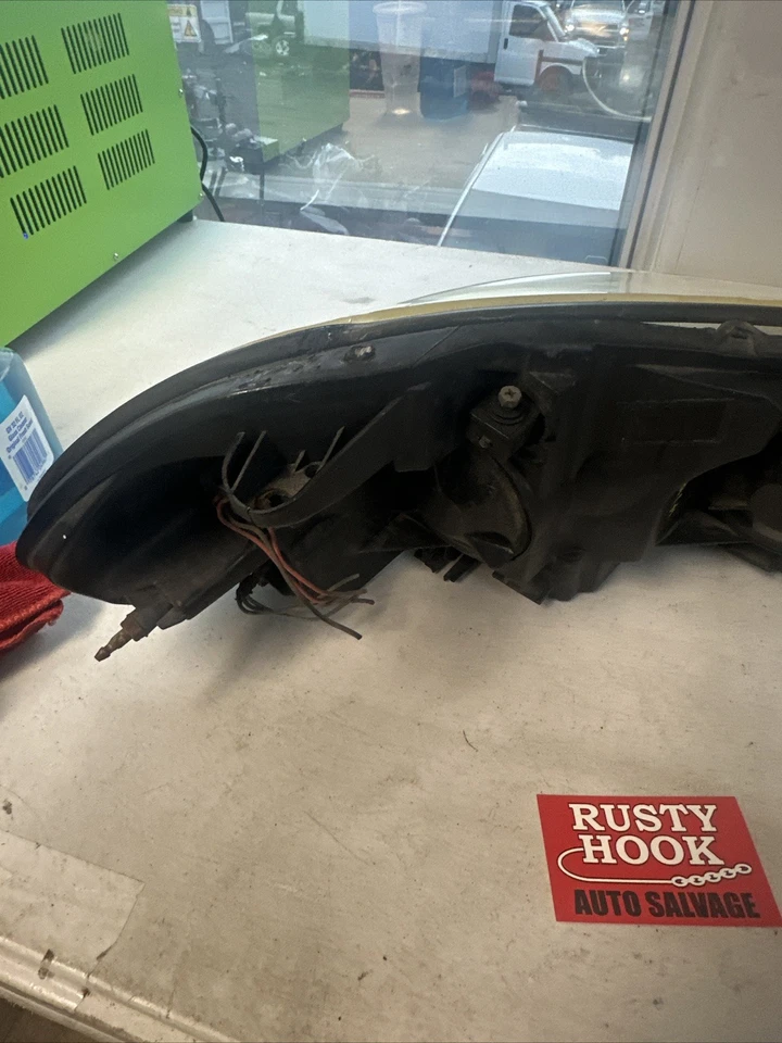 Used OEM 2014 Chevrolet Impala Left Driver Headlight #AIP2PHR. - Изображение 4 из 4