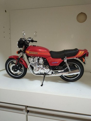 Tamiya 1/6 Scale Honda Cb750F Plastic Model Kit Vintage Motorcycle Kit - Picture 6 of 10