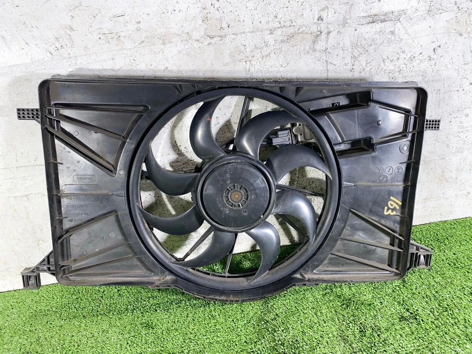 12-18 FORD FOCUS MOTOR DELANTERO 2.0L RADIADOR VENTILADOR REFRIGERACIÓN MONTAJE MOTOR OEM Foto 2 de 4