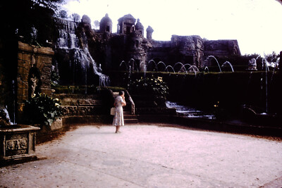 May 1958 Villa d'Este Tivoli Italy Red Border Kodachrome  Slide AK-F