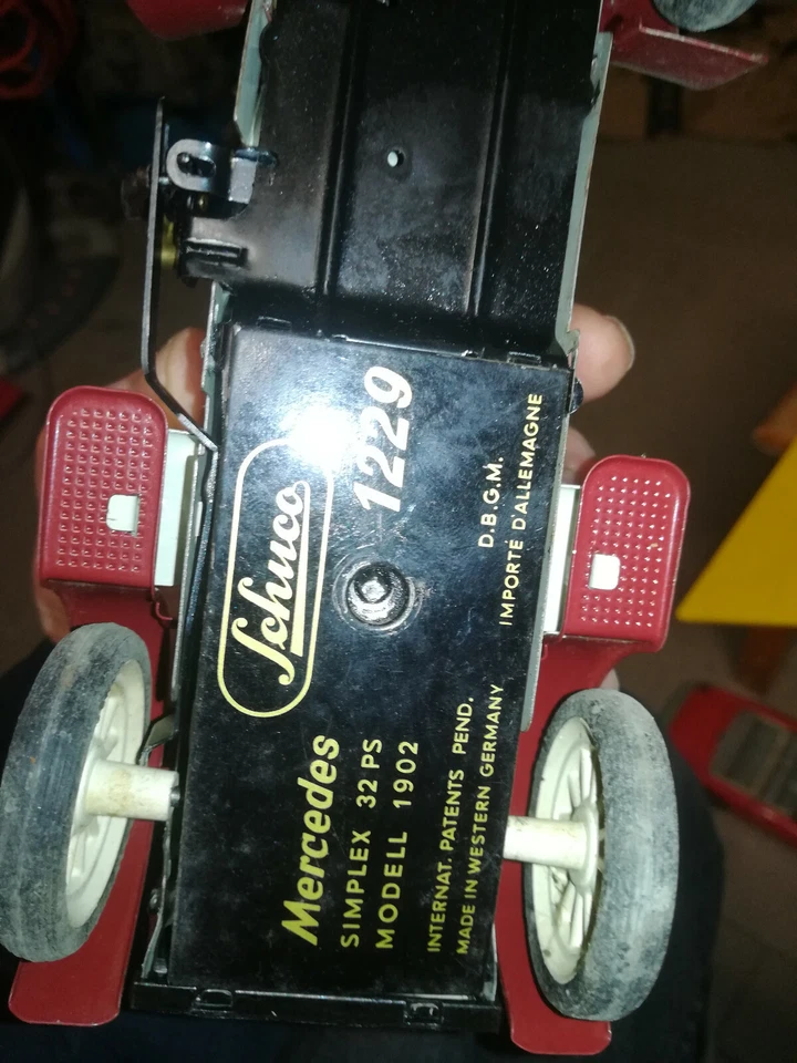 auto in latta giocattolo Schuco MERCEDES  numero 1229 - Immagine 2 di 4