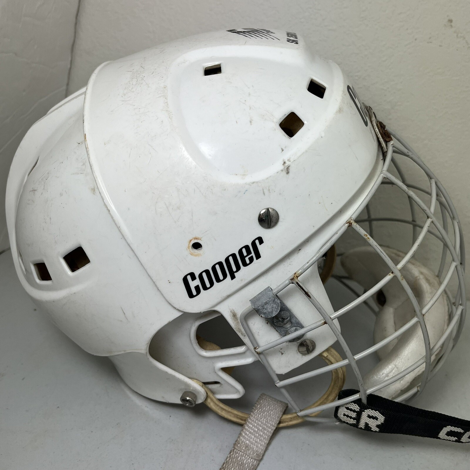 Vintage Cooper SK2000 Youth L White Hockey Helmet with Cage Periyar