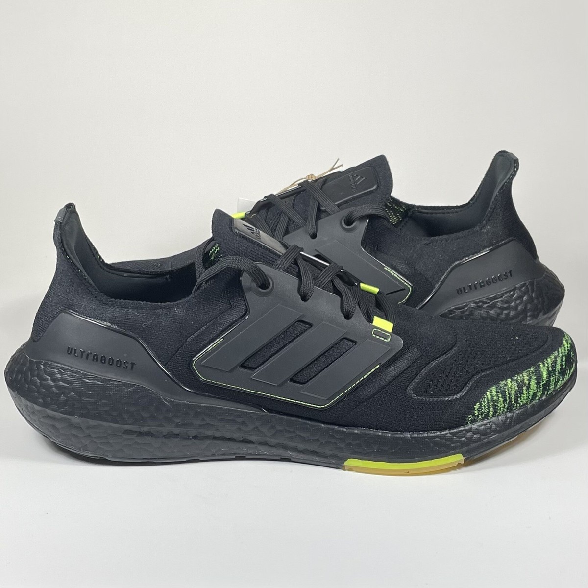 Adidas Ultraboost 22 GX5915 Mens 7.5 Black/Yellow Running Sneakers Shoes Adidas Ultraboost 22 Black/Solar Yellow/Black Running Shoes  main image 3