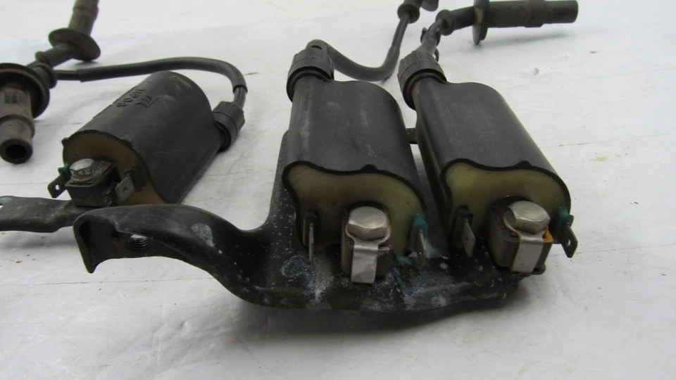 Оригинальный комплект катушек зажигания 1986 Honda VFR700F 700 Interceptor - Изображение 3 из 4