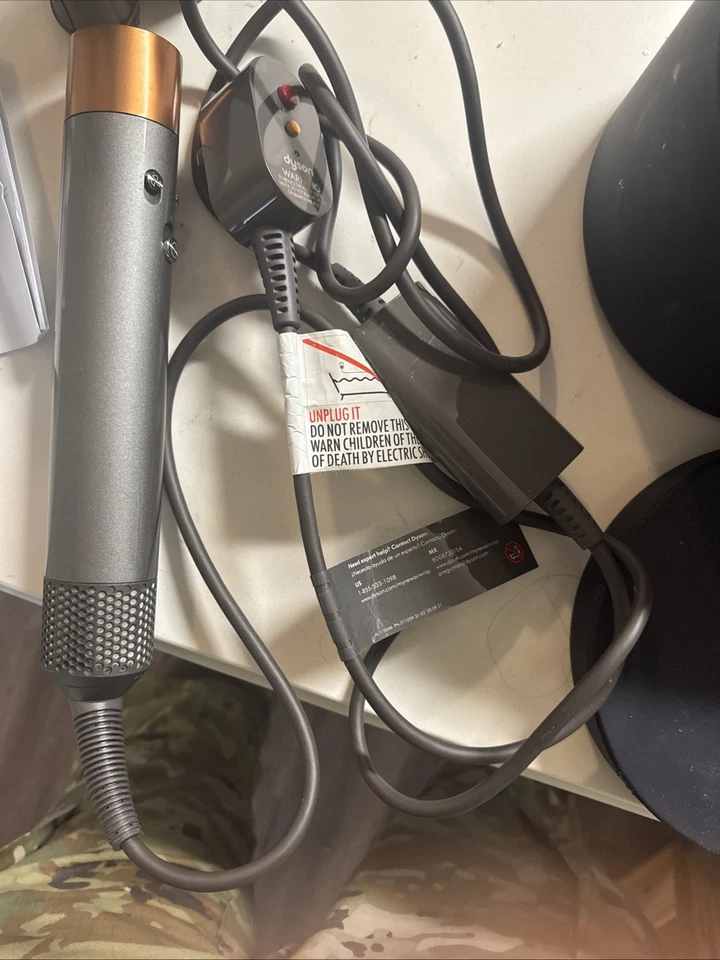 Genuine Dyson Airwrap HS05 Complete Multi Styler Nickel/Copper LONG - Image 3 of 4