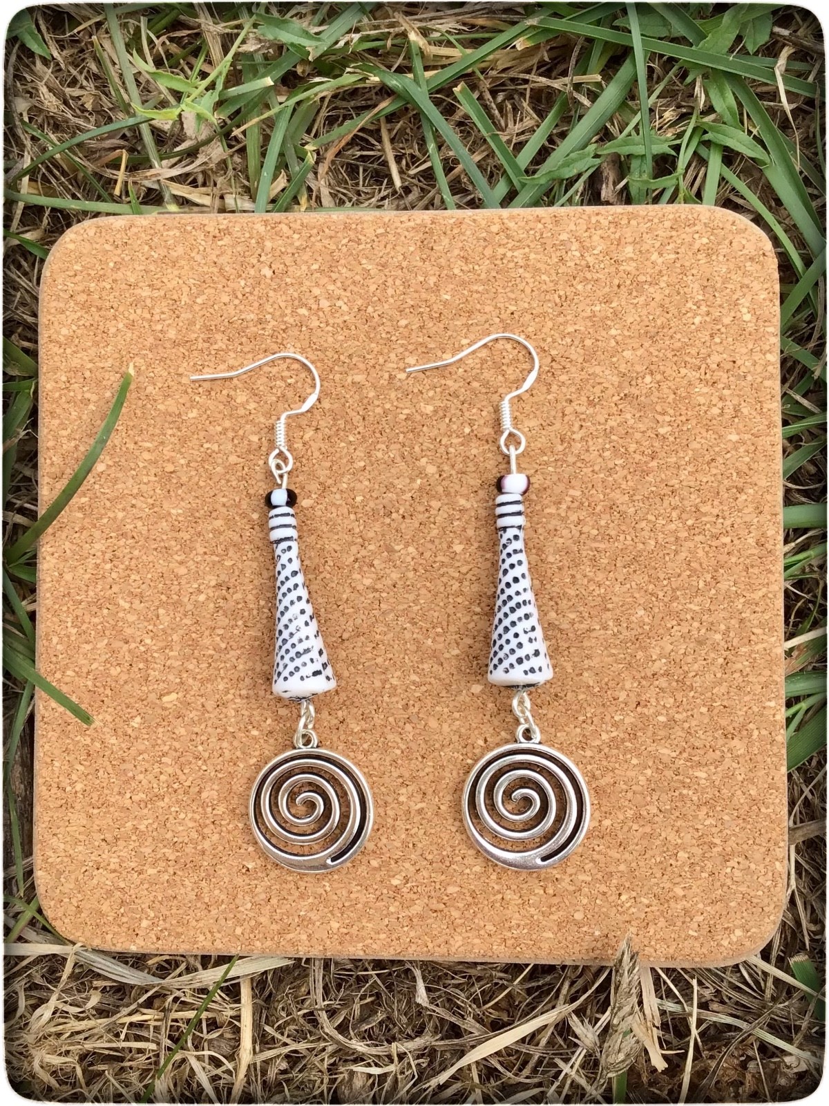 NUEVO Pendientes colgantes largos hechos a mano con cuentas funky hippie estilo boho festival