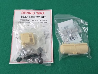 Roadscale Retired OO Gauge Dennis Max Express Dairy Tanker Model Railway Kit
