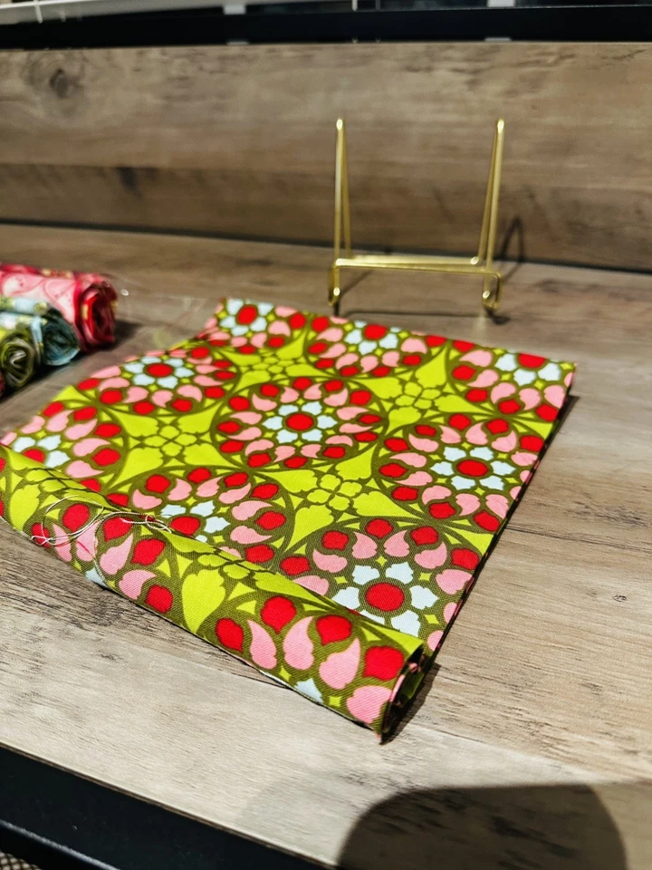 Paquete MM Mezznine de 6 cuartos de yarda de algodón acolchado. Foto 4 de 4