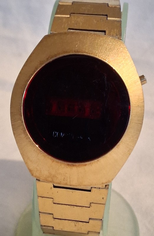 1970s MENS COMPUCHRON GOLD TONE LED DIGITAL WATCH/ORIG BAND-NICE-NEEDBATTERY SVC