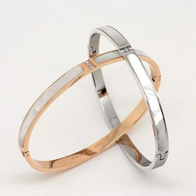 Brazalete de acero titanio para mujer de 3 piedras concha natural joyería de boda Foto 2 de 4