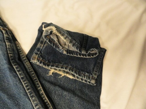 Men's Wrangler Rugged Wear Sz 36 x 32 Denim Jeans 39902PW Distressed Stained - Picture 2 of 7