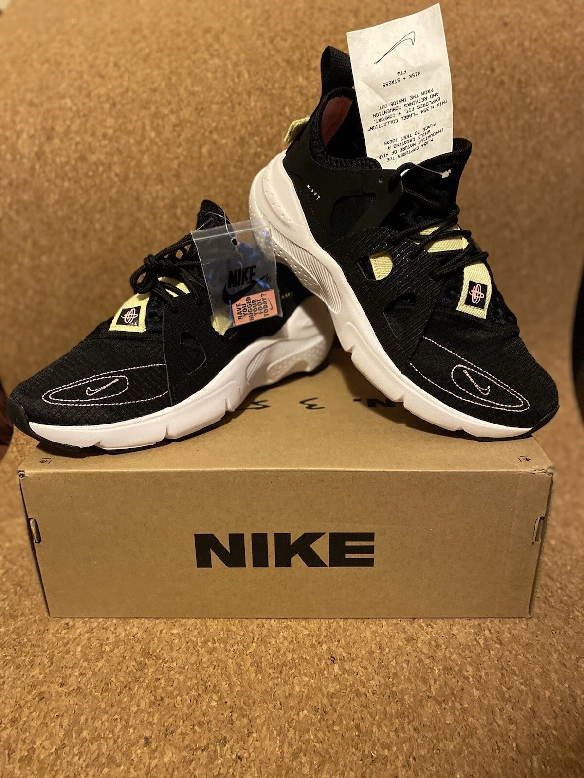 Scarpe da uomo Nike Huarache Type taglia 8 5 BQ5102 001