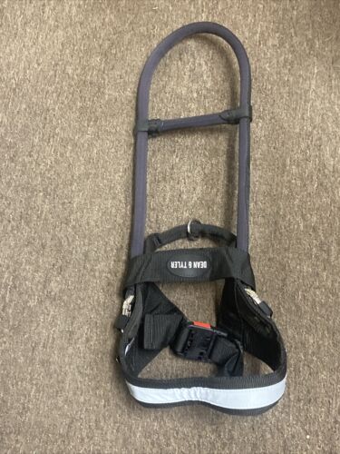 Dean & Tyler Small Guide Dog Harness with Rigid, Steel Handle - Picture 1 of 3