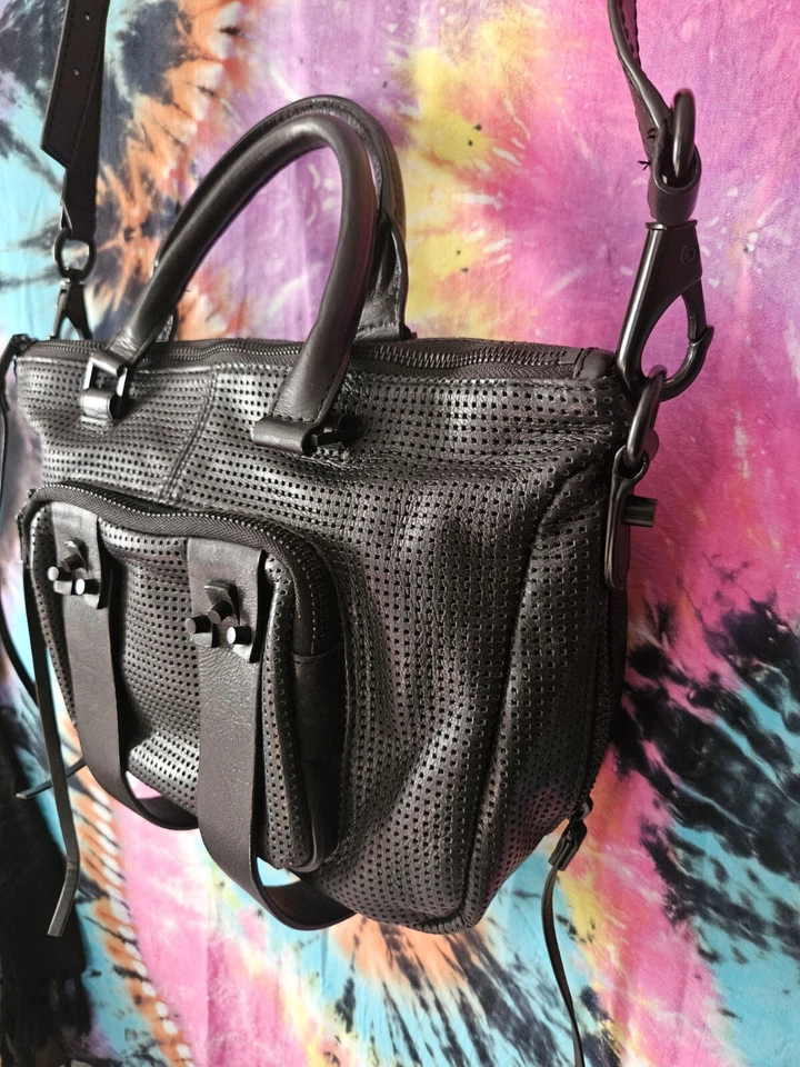 She + Lo 黑色穿孔 100% 皮革流浪汉可调式单肩包手提包 — 第 4/4 张图片