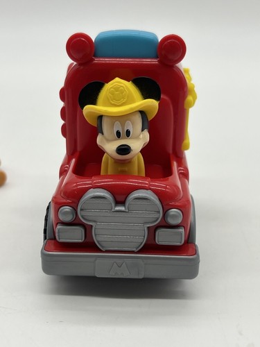 Disney Junior Mickey Mouse Club Figurines Fire Truck Hose Camp Fire 6pc Playset - Foto 6 di 17