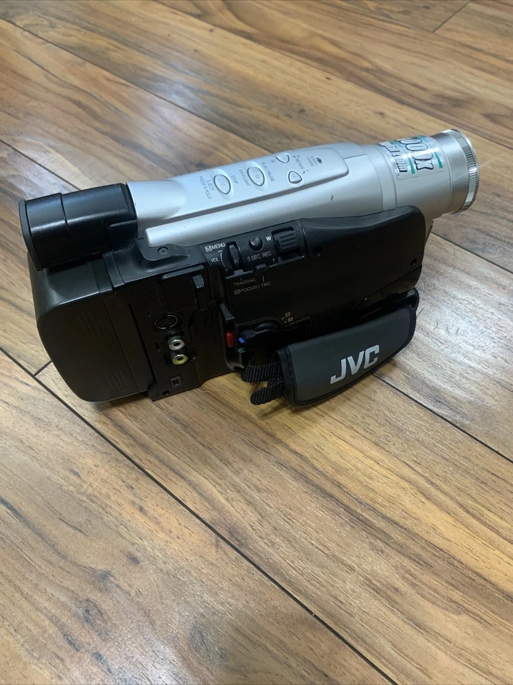 JVC SXM37U Super VHS SVHSC 1000x Digital Zoom 25x Optical Camcorder For Parts - Image 4 of 4