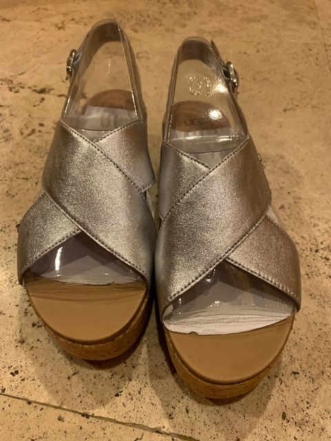 ugg shoshana metallic sandal