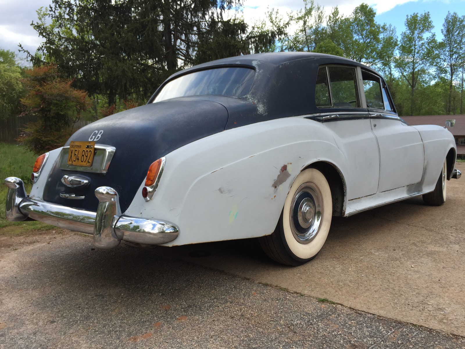 ROLLS ROYCE CLOUD PHANTOM BENTLEY LIGHT BEZEL. THE WORLDS LARGEST USED INVENTORY