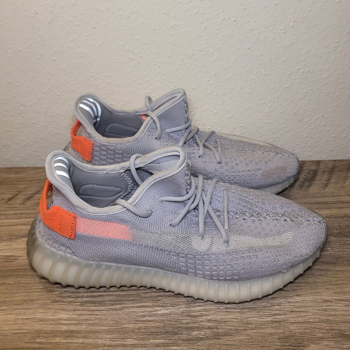 adidas Yeezy Boost 350 V2 Tail Light (FX9017) Authentic Size adidas Yeezy Boost 350 V2 Tail Light (FX9017) Authentic Size