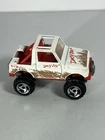 Vintage 1988 Hot Wheels White Dirty Dog Suzuki Samurai Tracker 4x4 Diecast (D)