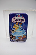 DISNEY CINDERELLA CAST MEMBER VIDEO METAL MOVIE BUTTON  PIN- Dut's Deals