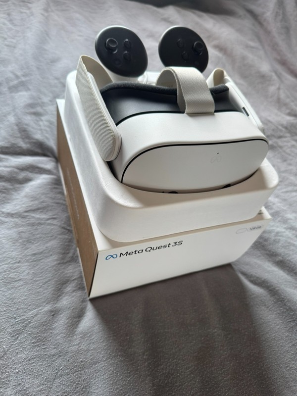 Meta Quest 3S VR Headset 128GB