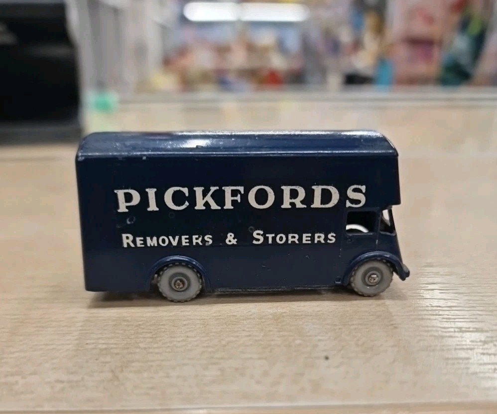 Matchbox 46b, Pickford removal Van - Free Price Guide & Review
