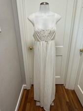 Vintage Vanity Fair White Nightgown Size 36 Cottagecore Floral Embroidered Lace
