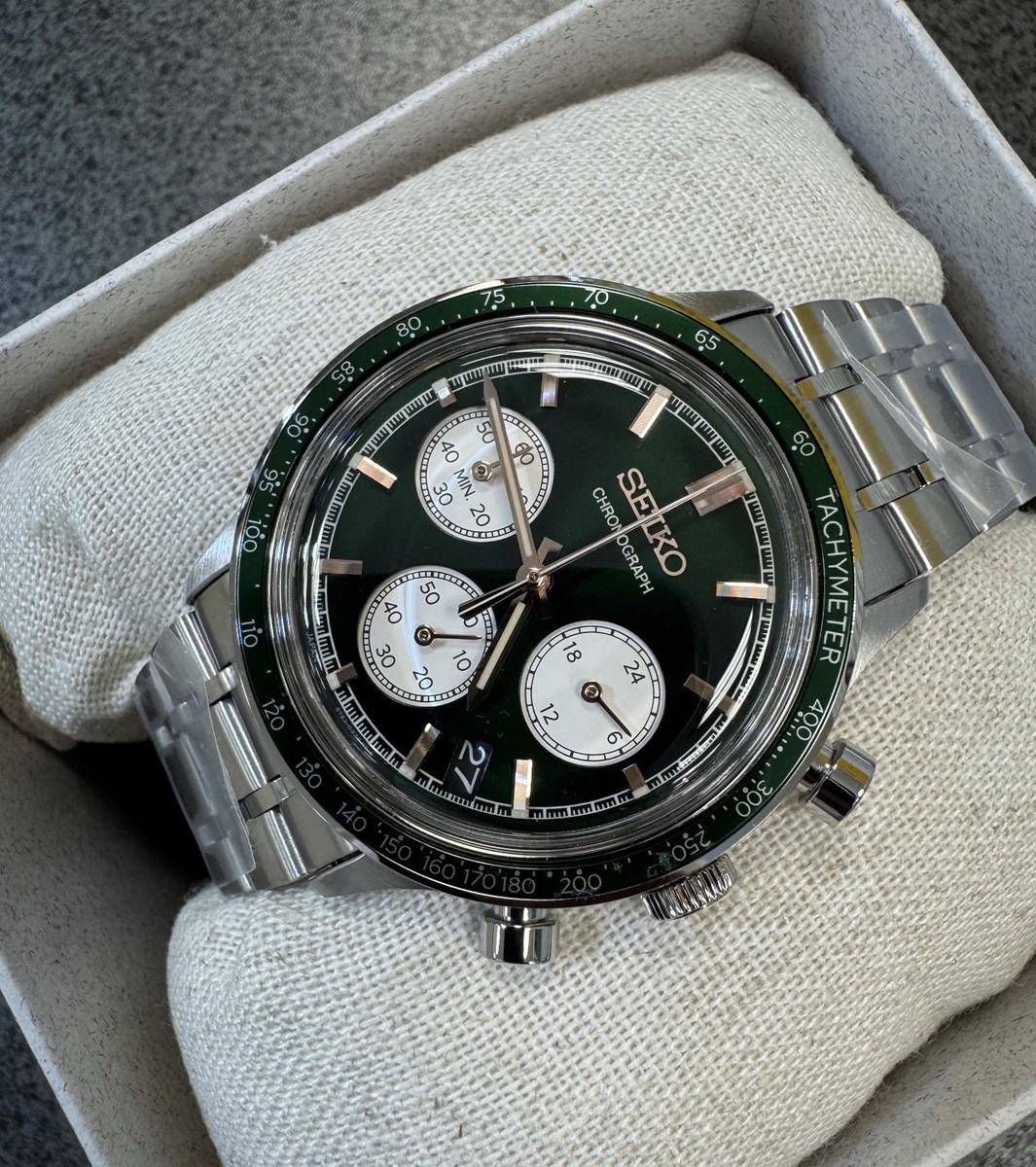 SEIKO Chronograph Quartz Light Green Dial Watch SSB481 Stainless