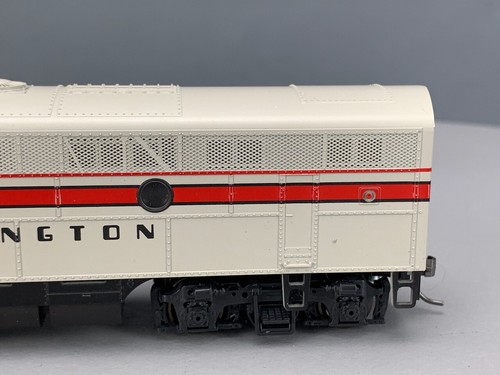 HO Stewart 8221 F3B PH II Locomotive CB&Q Low Fans Powered HO4106 - Picture 4 of 6
