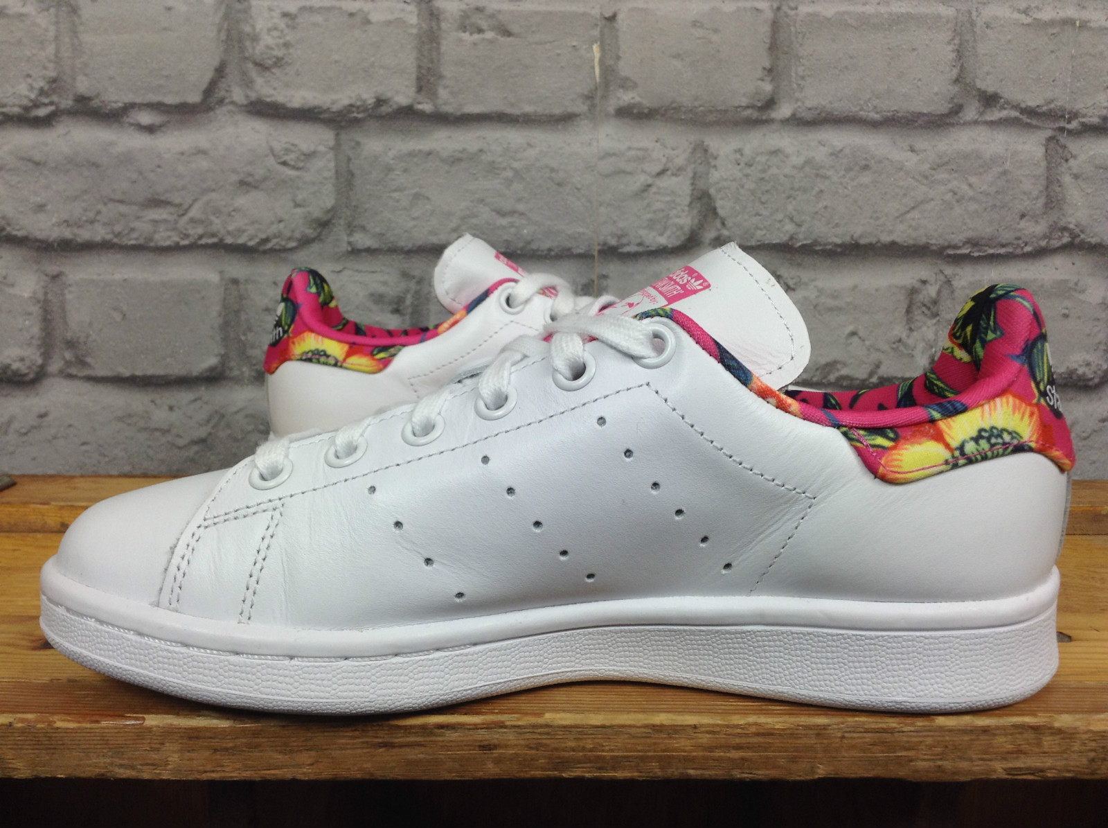 ADIDAS LADIES5 STAN blanc SMITH rose TROPICAL blanc STAN LEATHER TRAINERS RARE 58a960 ADIDAS LADIES5 STAN blanc SMITH rose TROPICAL blanc STAN LEATHER TRAINERS RARE 58a960