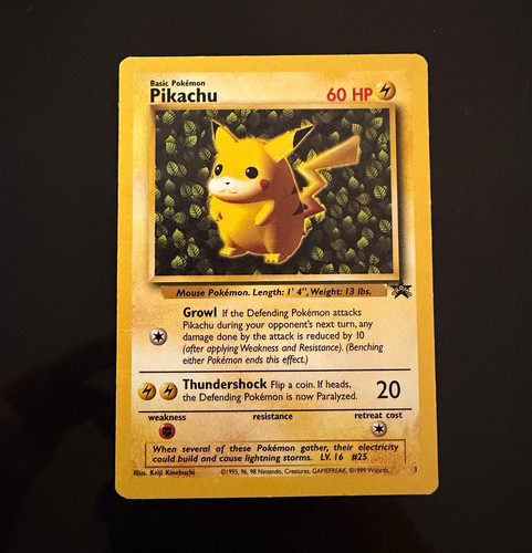 Pokémon TCG Pikachu #25 Wizards Black Star Promos Promo Rare Regular