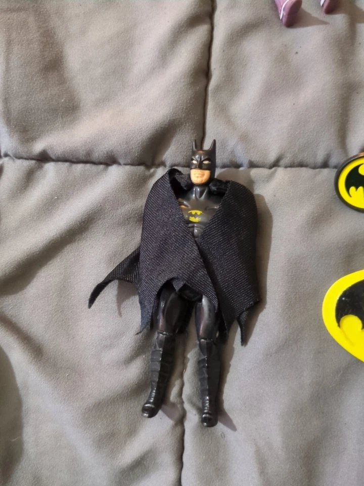 Figura De Colección Batman 1988 Con Cape DC Comics Kenner Michael Keaton  Foto 2 de 4