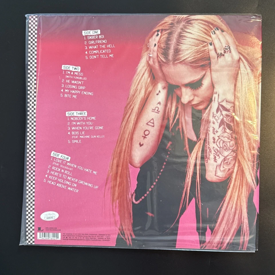 Avril Lavigne Greatest Hits SIGNED VINYL COLLECTOR'S NUMBERED EDITION 431/2000 - Image 4 of 4