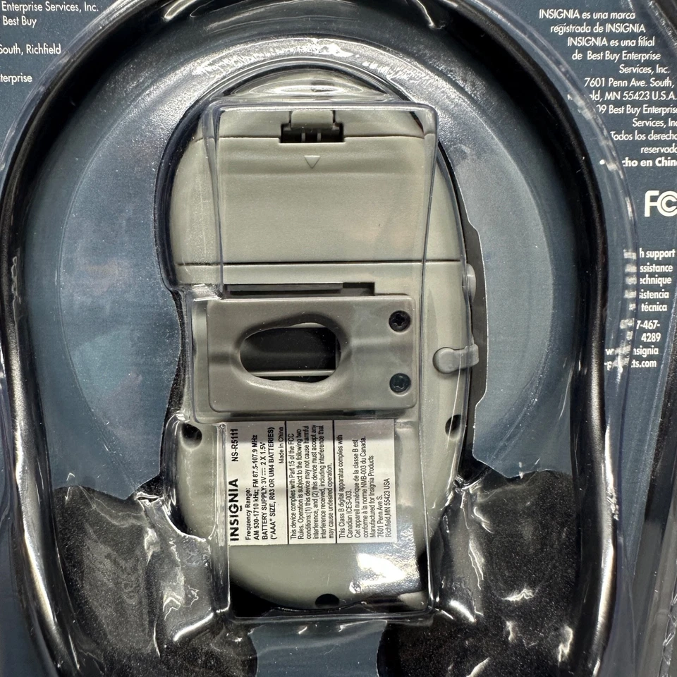 NEW SEALED Insignia NS-R5111 Armband Radio Portable AM FM Stereo Jog Run Vintage - Image 3 of 4