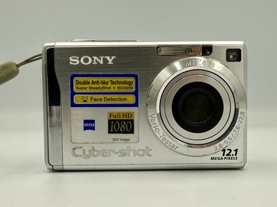 Sony Cyber-shot DSC-W200 12.1MP Digital Camera Silver + Case Charger Battery SD