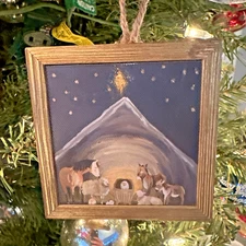 BEAUTIFUL CATHY WALTERS WOOD Nativity Scene Manger ORNAMENT 3.5X3.5