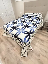 New Improved Wedding Ring Quilt – Amish Handmade Navy Blue Appliqué 97x112