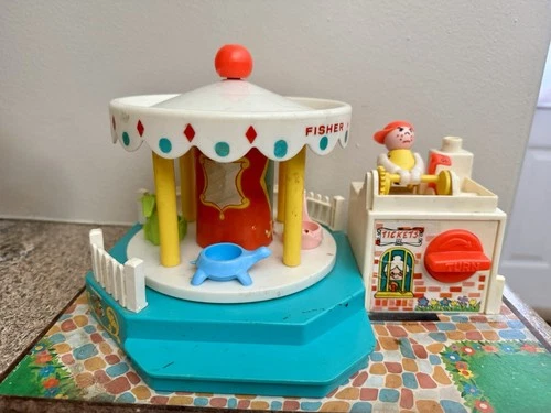 Fisher-Price Little People Merry-Go-Round Playset 1972 Vintage; Does not work