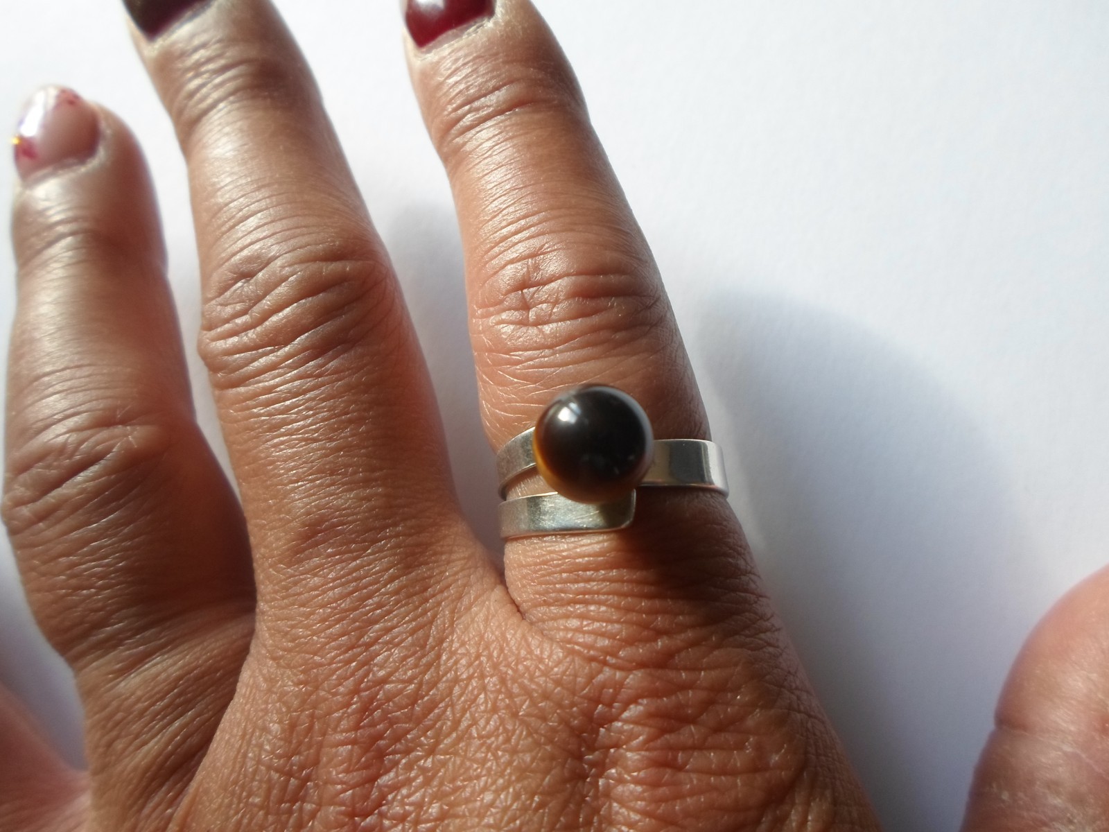 solid silver ring, 1 openwork side, tiger eye pea… - image 1