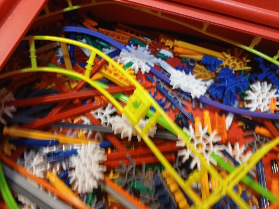 K'NEX Kinex Red Box Hard Shell Carrying Carry Case 1990s Filled With Knex - Image 3 of 4