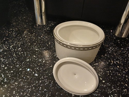 WEDGWOOD CONTRASTS LIDDED SUGAR - UNUSED - Picture 2 of 4